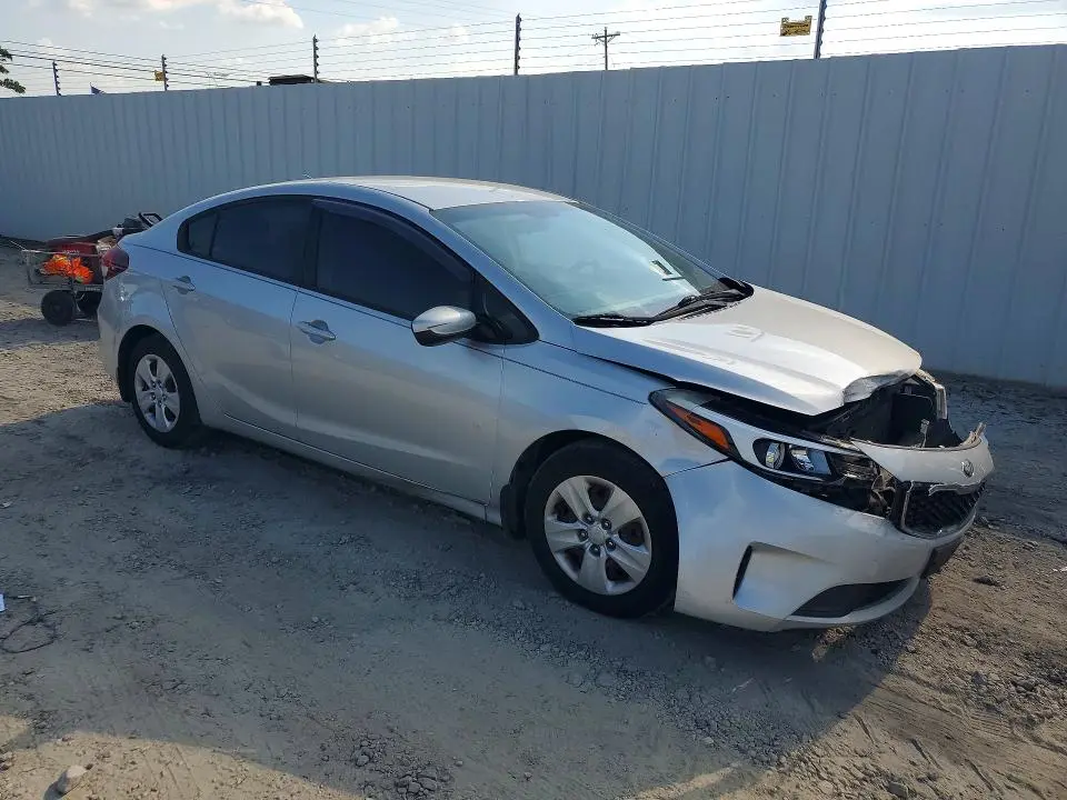 2017 KIA FORTE LX  