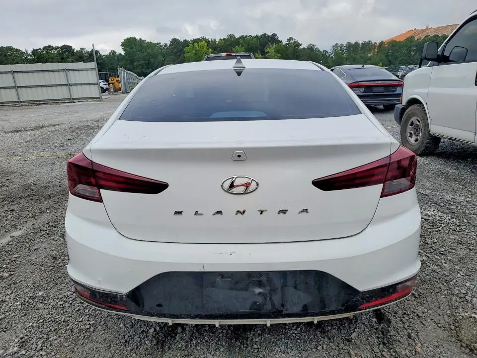 2020 HYUNDAI ELANTRA SEL  