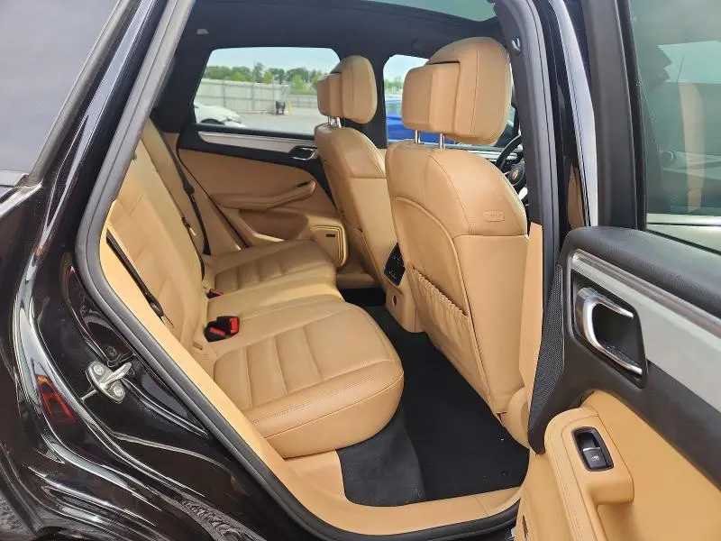 2017 PORSCHE MACAN S  