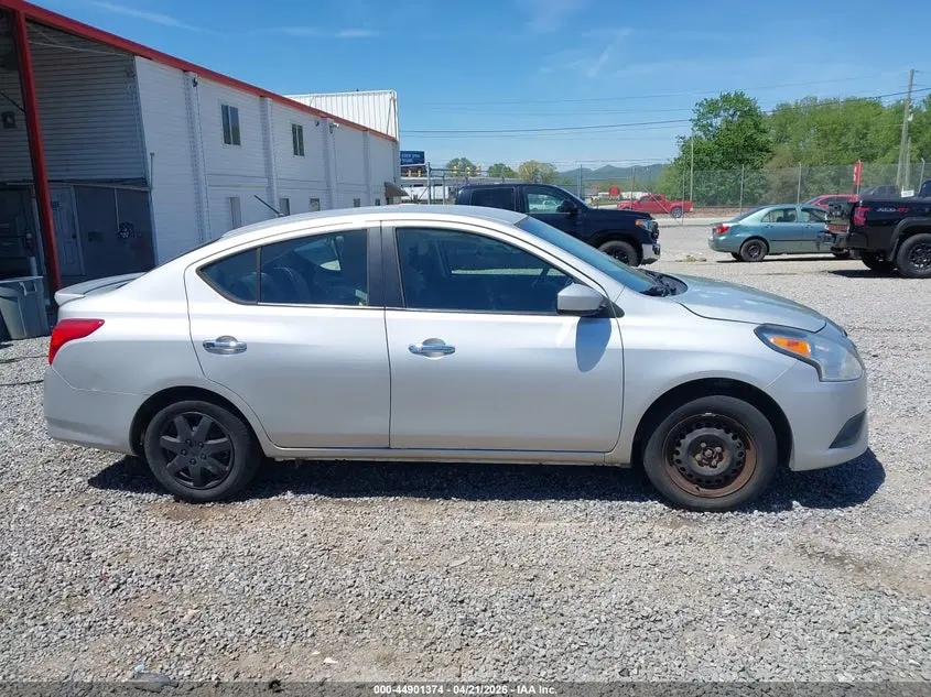 2016 NISSAN VERSA  