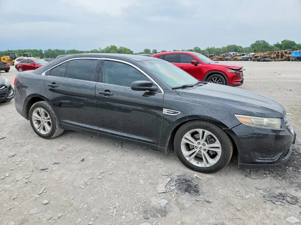 2015 FORD TAURUS SE  