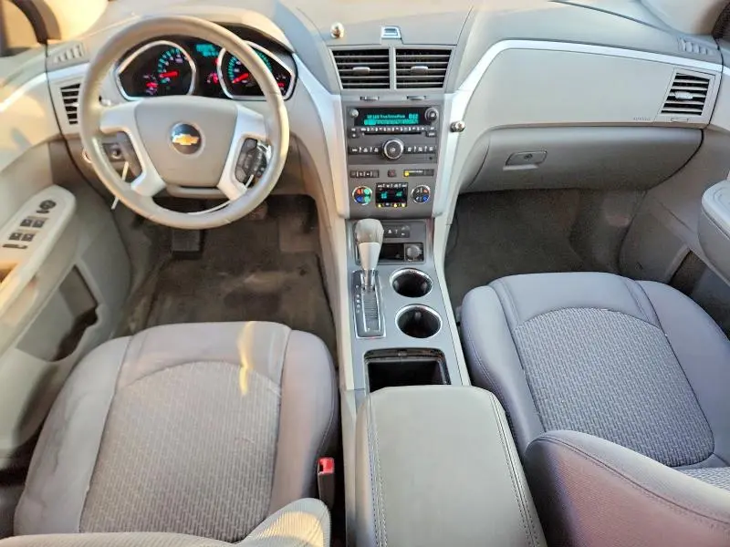 2011 CHEVROLET TRAVERSE LT  
