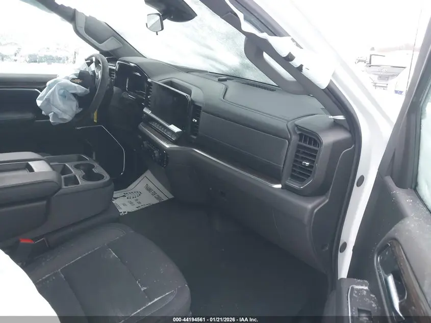 2025 CHEVROLET SILVERADO 1500 4WD  SHORT BED LT WITH 2FL