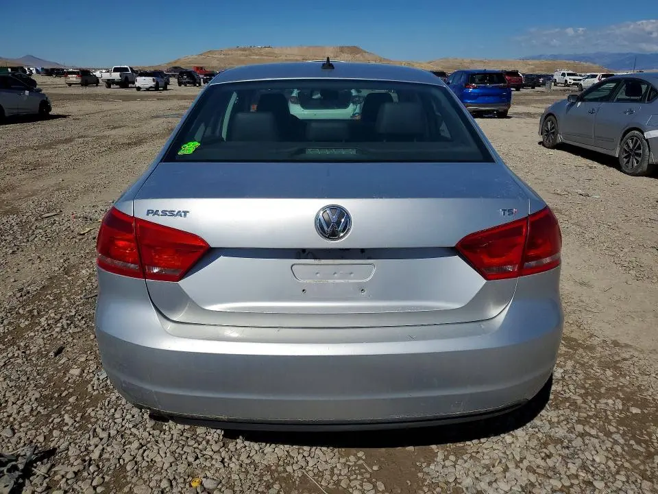 2015 VOLKSWAGEN PASSAT S  