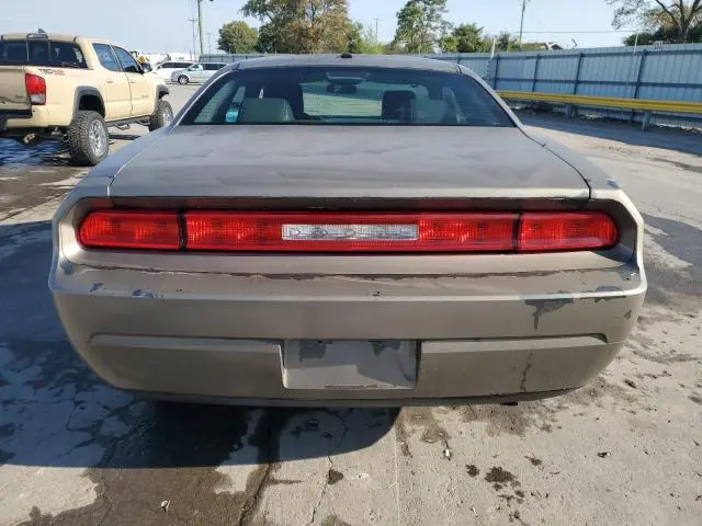 2010 DODGE CHALLENGER SE  
