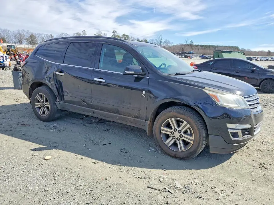 2017 CHEVROLET TRAVERSE LT  