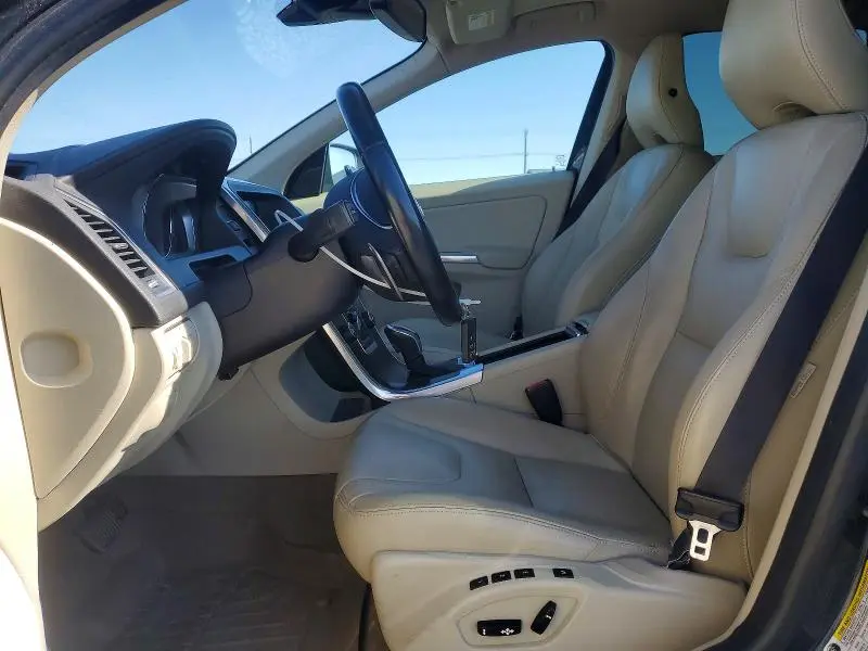2015 VOLVO XC60 T6 PREMIER+  