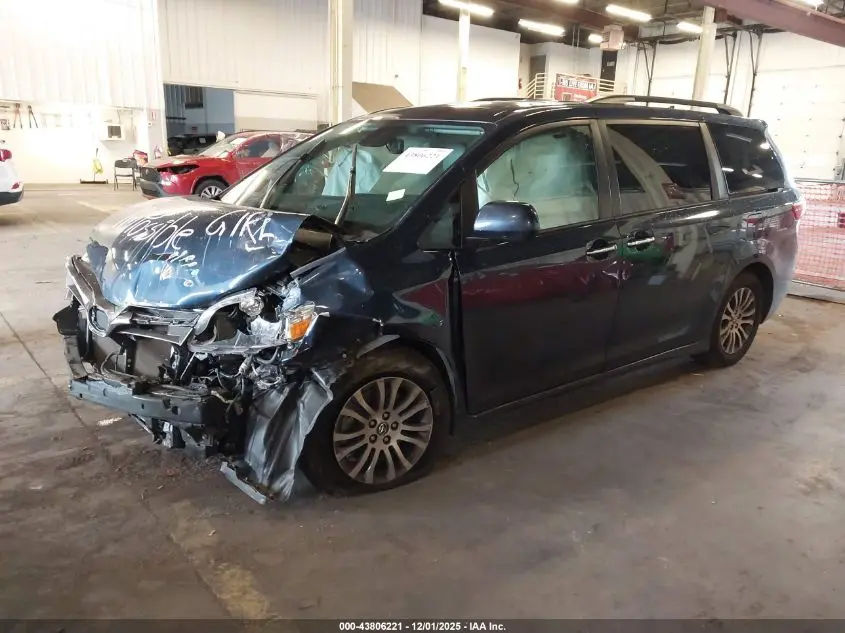 2019 TOYOTA SIENNA XLE 7 PASSENGER