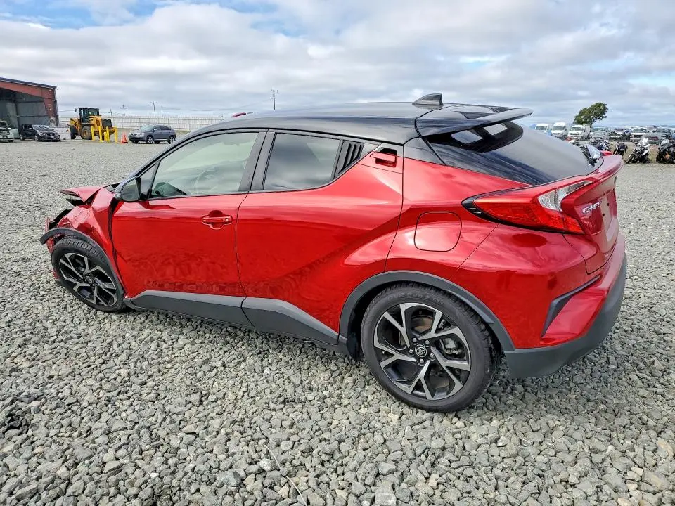 2020 TOYOTA C-HR XLE  