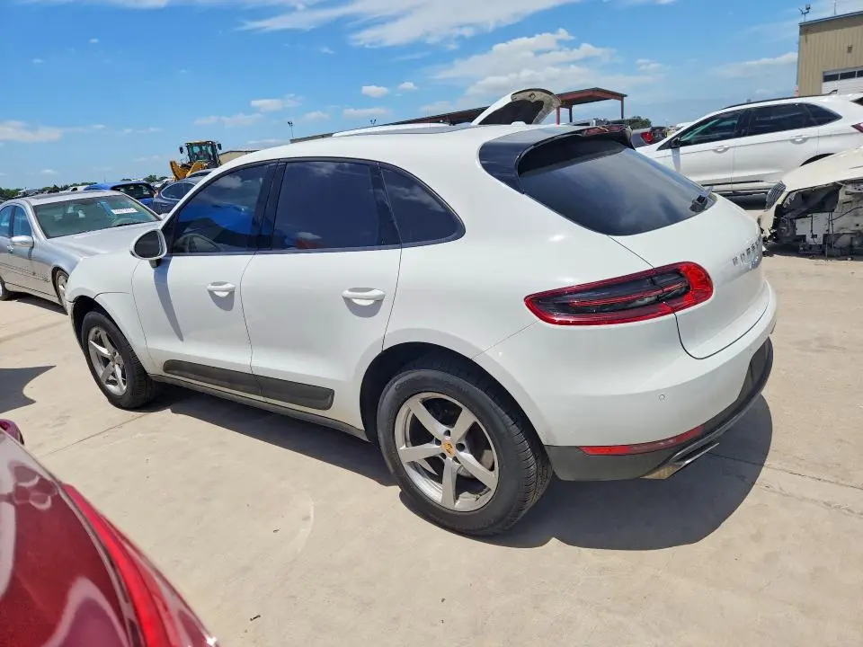 2017 PORSCHE MACAN   