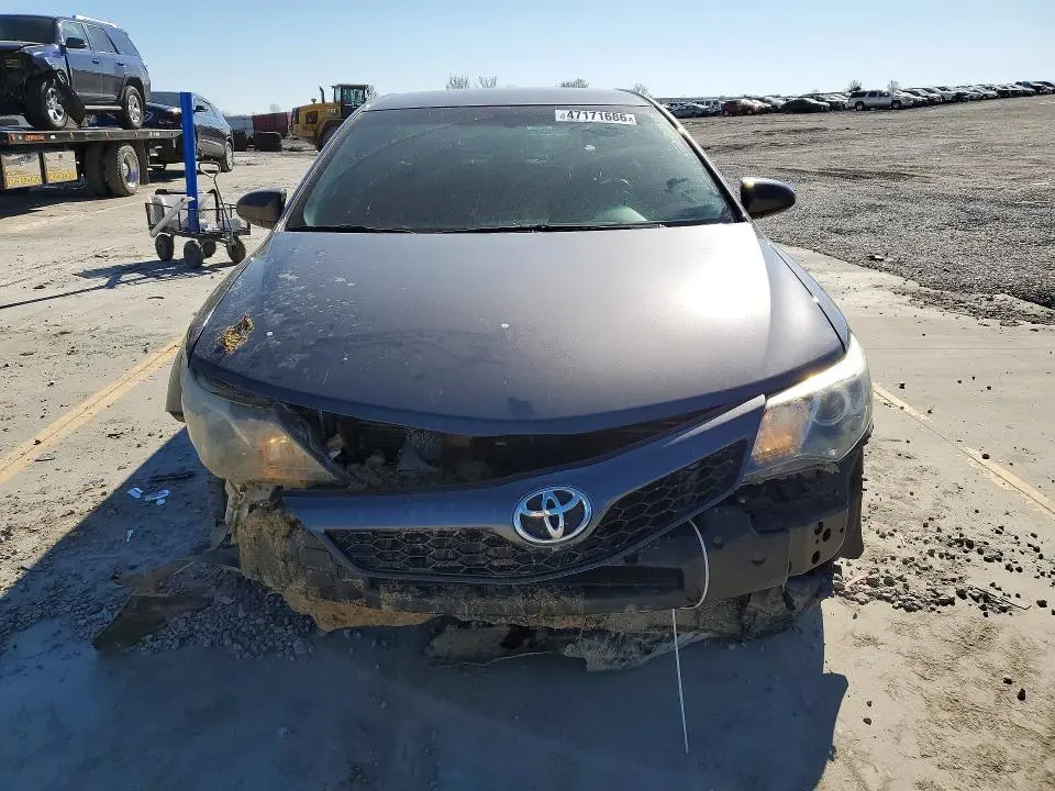 2014 TOYOTA CAMRY SE  