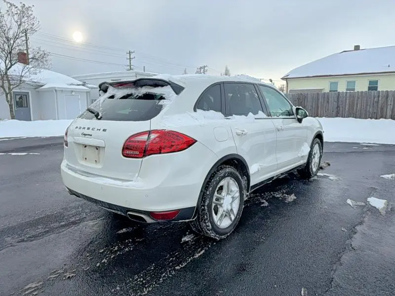 2011 PORSCHE CAYENNE   