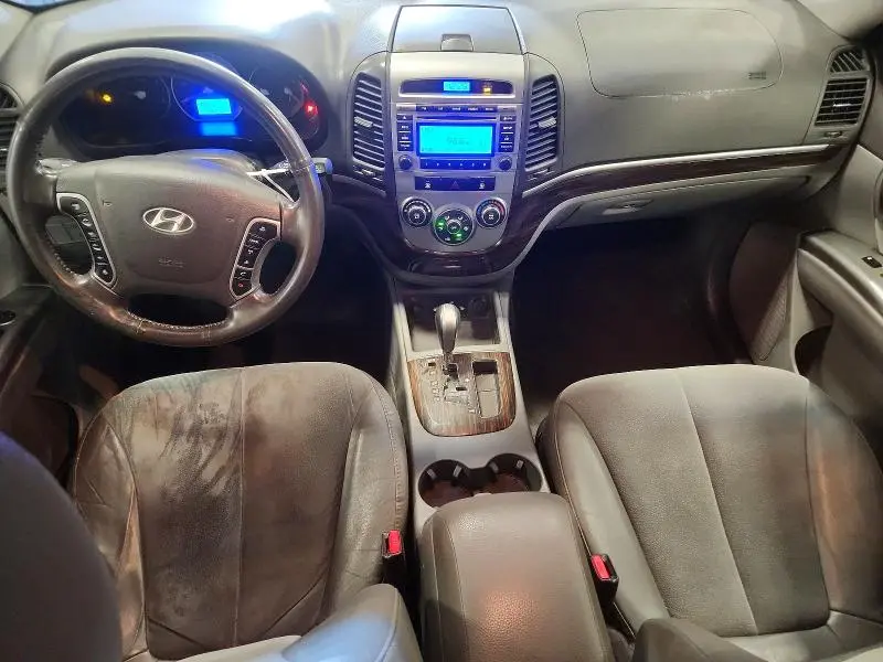 2011 HYUNDAI SANTA FE SE  