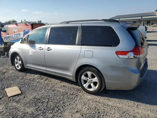2011 TOYOTA SIENNA LE