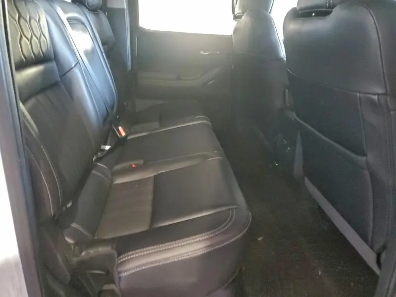 2024 NISSAN FRONTIER SL