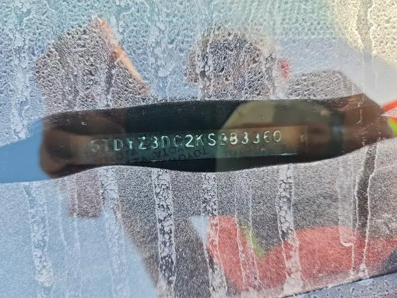 2019 TOYOTA SIENNA XLE 8-PASSENGER  