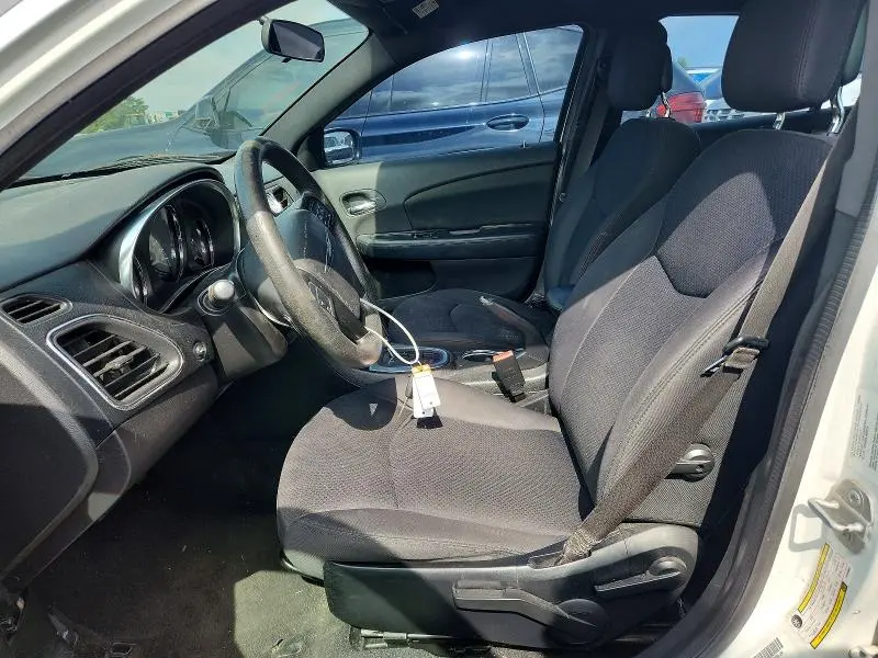 2014 CHRYSLER 200 LX  