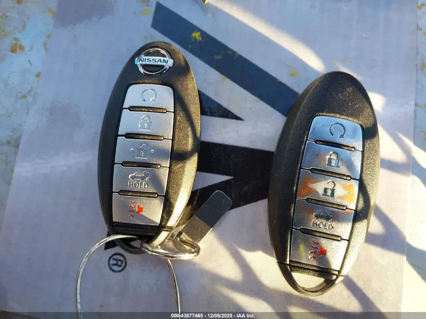 2017 NISSAN PATHFINDER SL