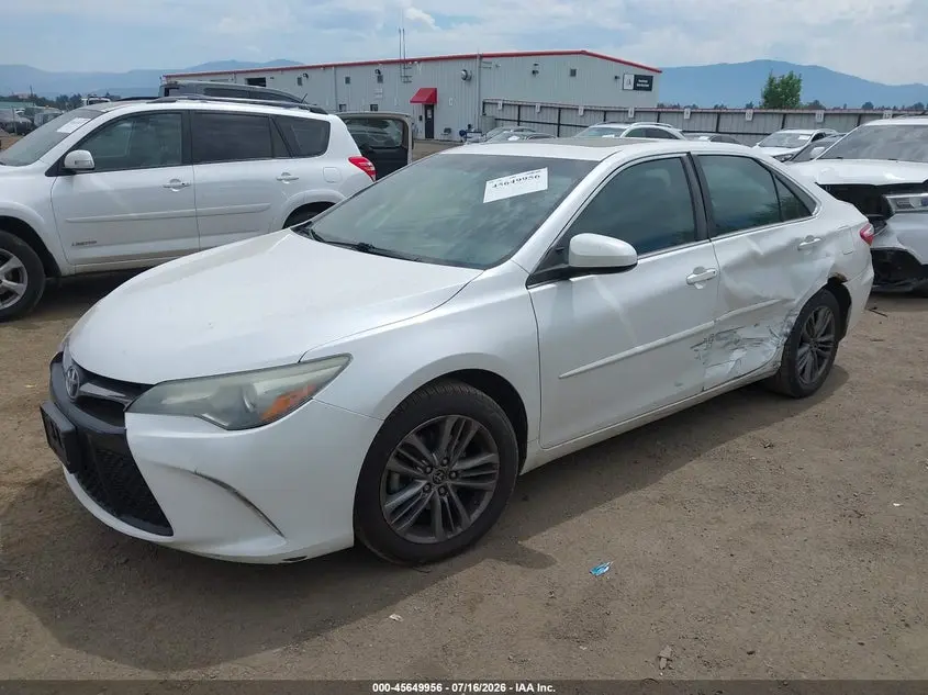 2016 TOYOTA CAMRY SE