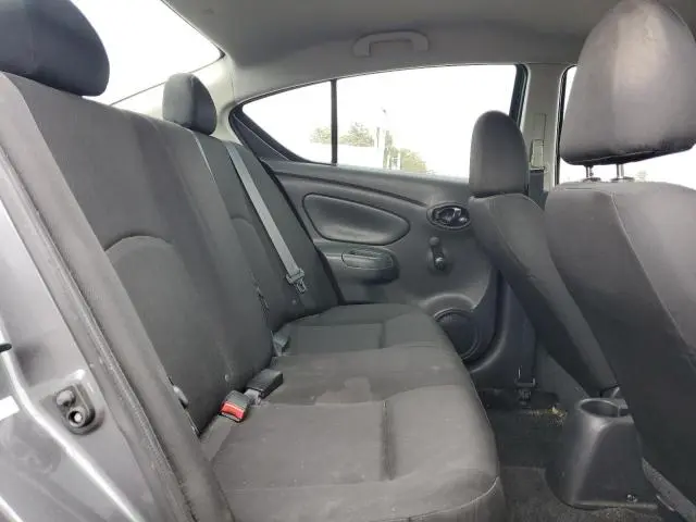 2019 NISSAN VERSA S  
