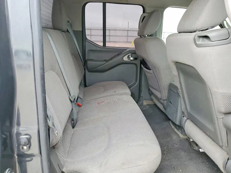 2012 NISSAN FRONTIER S  