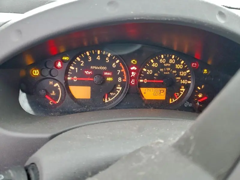 2015 NISSAN FRONTIER SV  