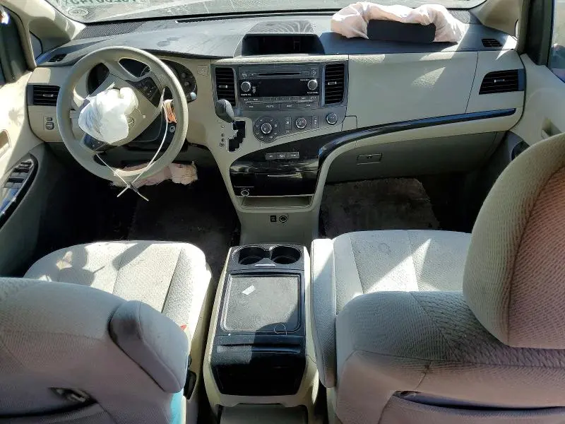 2012 TOYOTA SIENNA LE 8-PASSENGER  