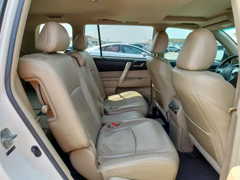 2011 TOYOTA HIGHLANDER BASE