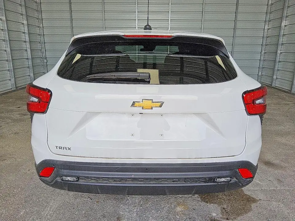 2025 CHEVROLET TRAX LS  