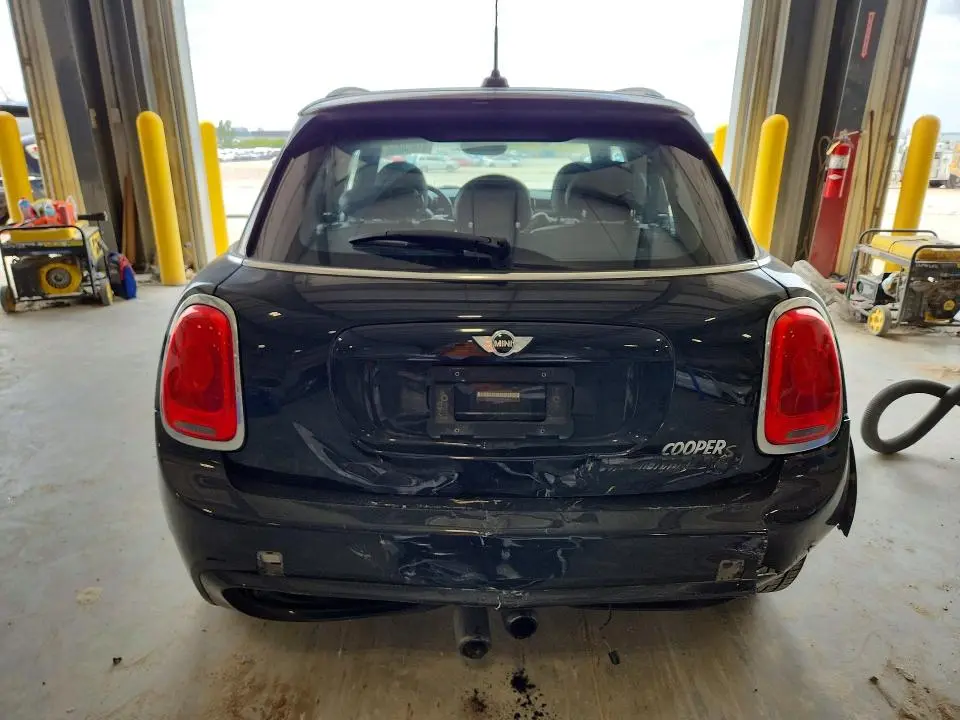 2017 MINI COOPER S  