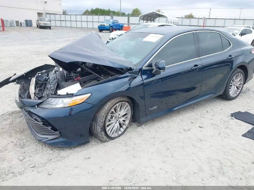 2018 TOYOTA CAMRY XLE