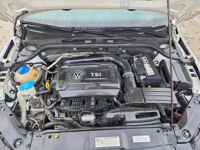 2016 VOLKSWAGEN JETTA SPORT  