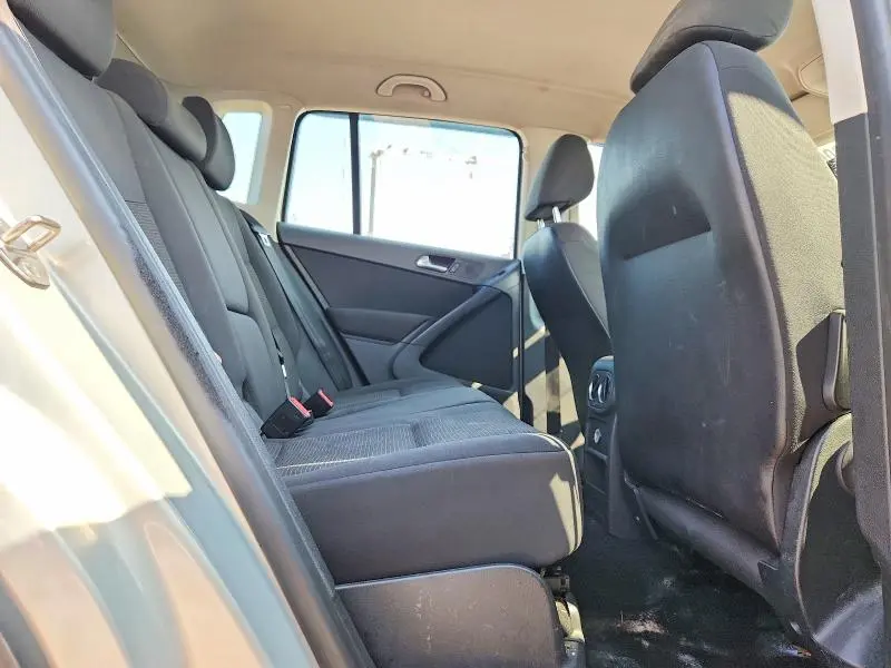 2015 VOLKSWAGEN TIGUAN S  