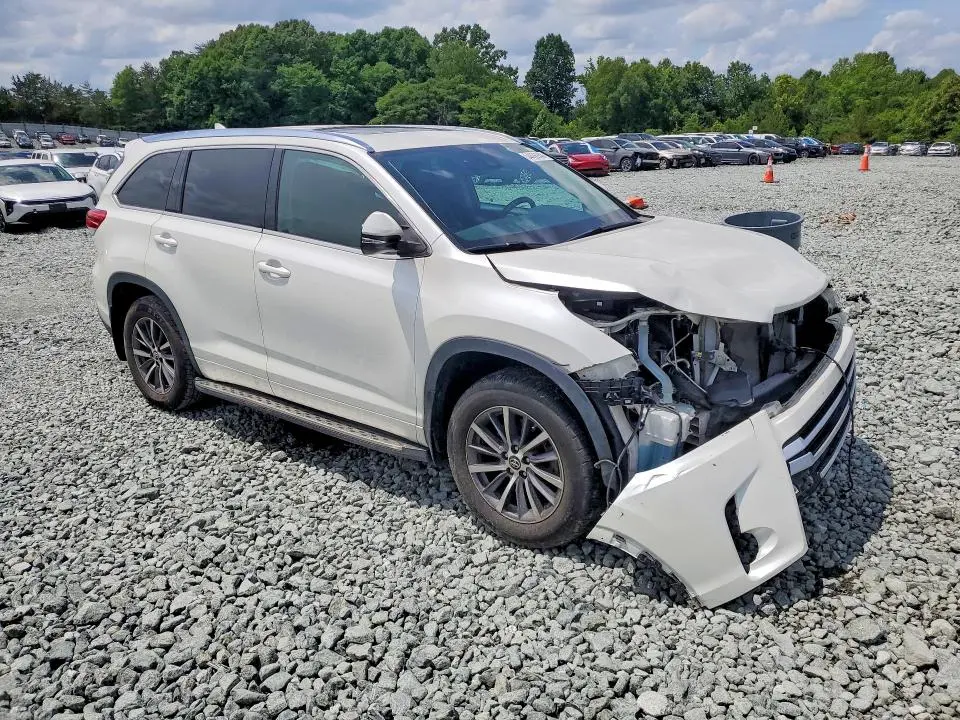 2018 TOYOTA HIGHLANDER XLE  