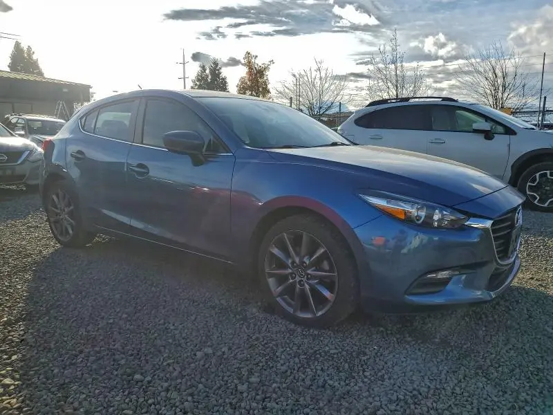 2018 MAZDA 3 TOURING  