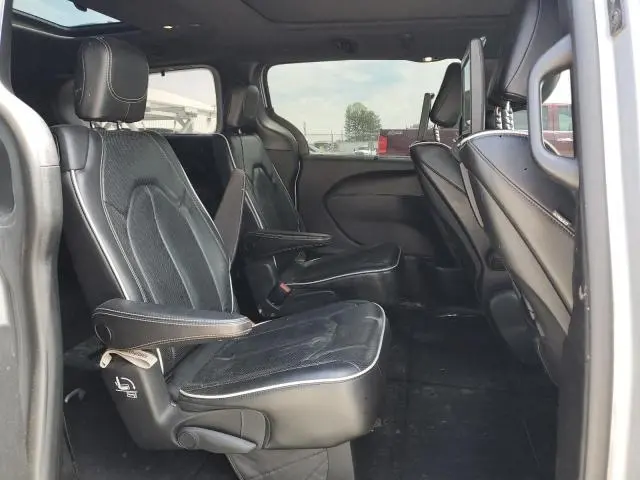 2019 CHRYSLER PACIFICA LIMITED  