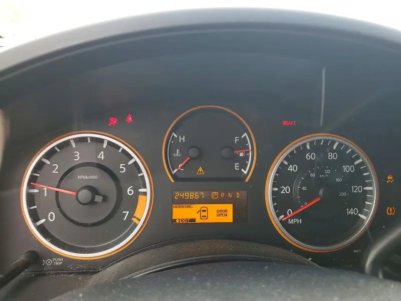 2014 NISSAN TITAN S  