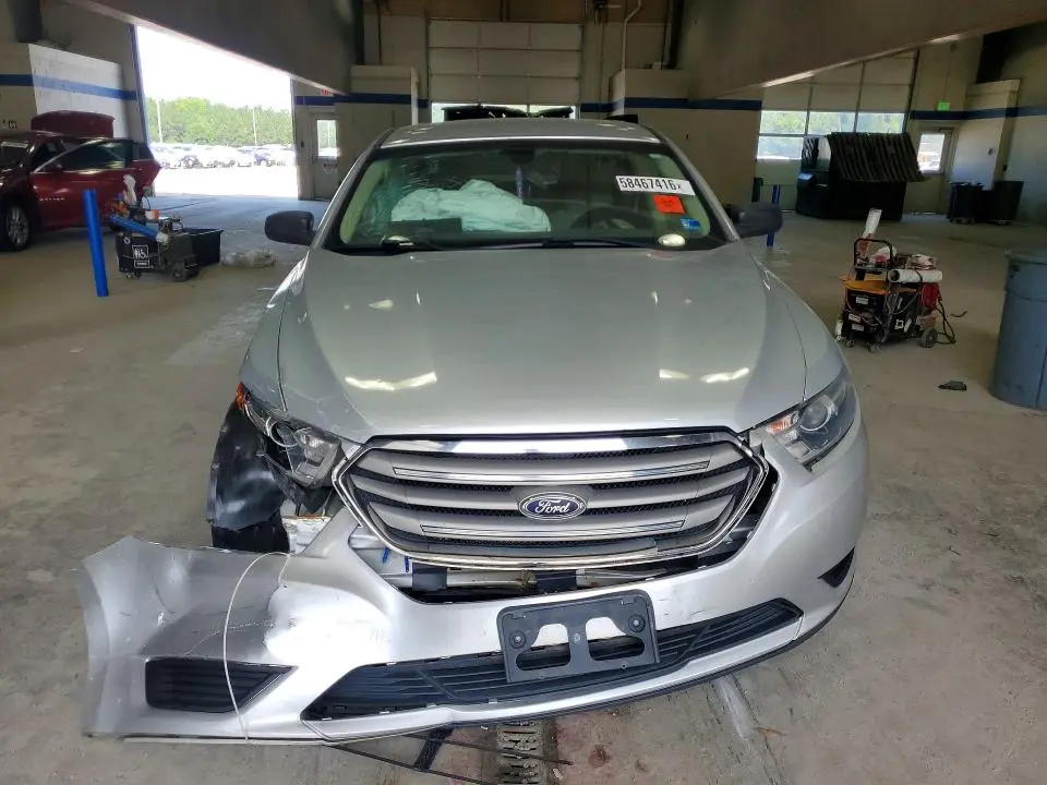 2017 FORD TAURUS SE  