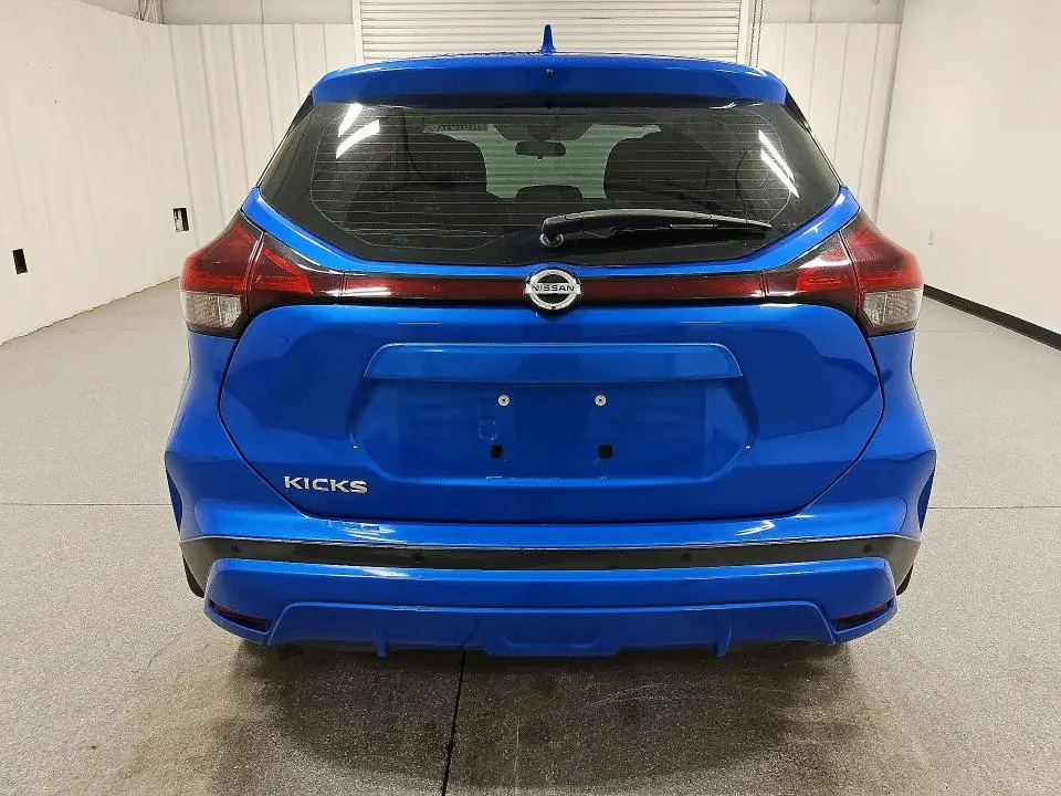 2021 NISSAN KICKS S  