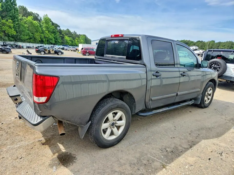 2012 NISSAN TITAN SV  