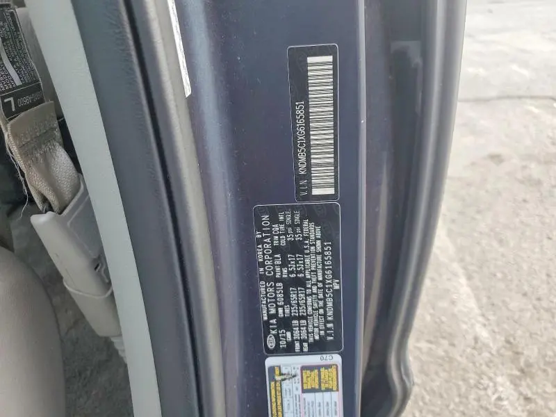 2016 KIA SEDONA LX  