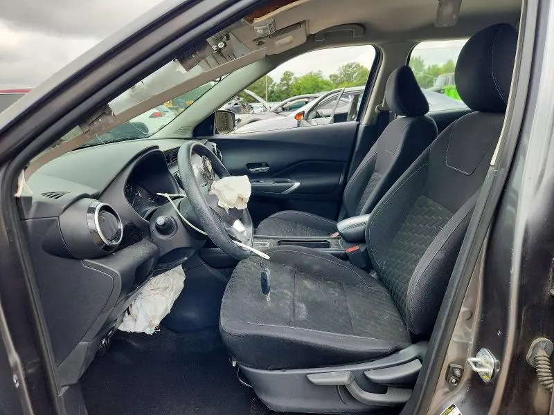 2021 NISSAN KICKS SV  
