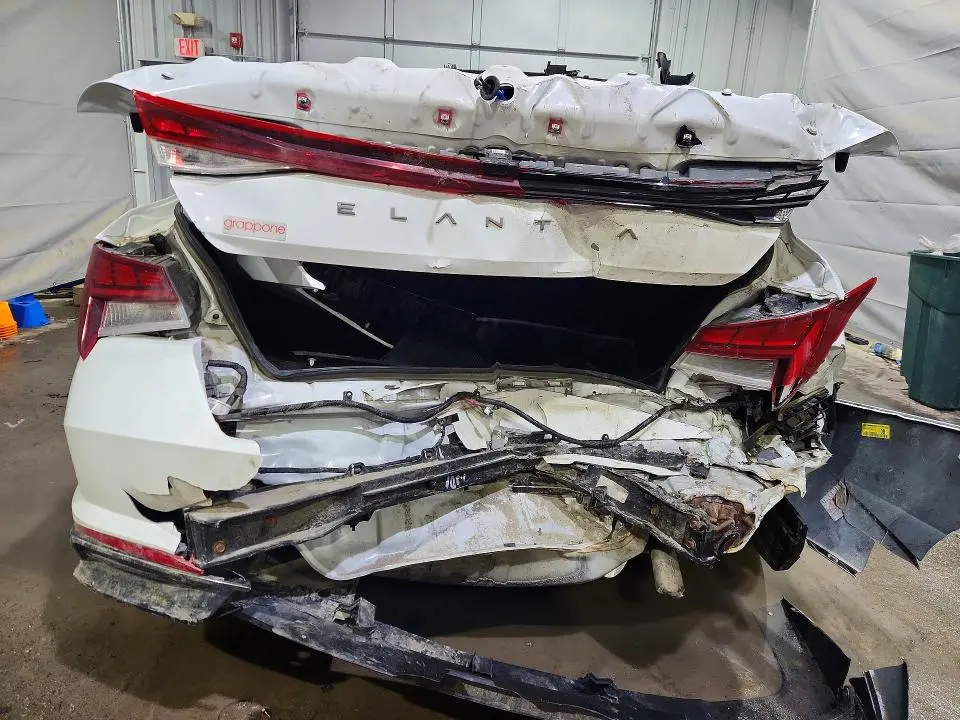 2022 HYUNDAI ELANTRA SEL  