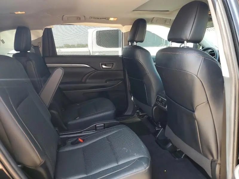 2019 TOYOTA HIGHLANDER LIMITED  