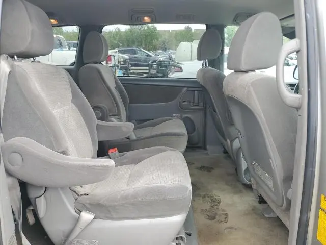 2010 TOYOTA SIENNA CE  