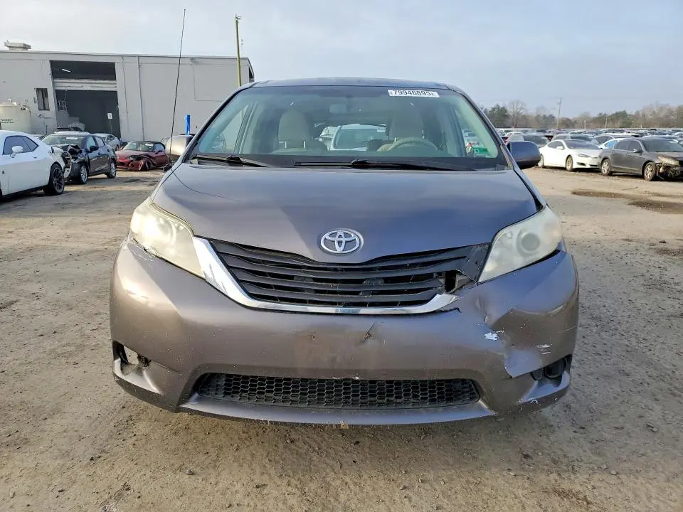 2012 TOYOTA SIENNA LE  
