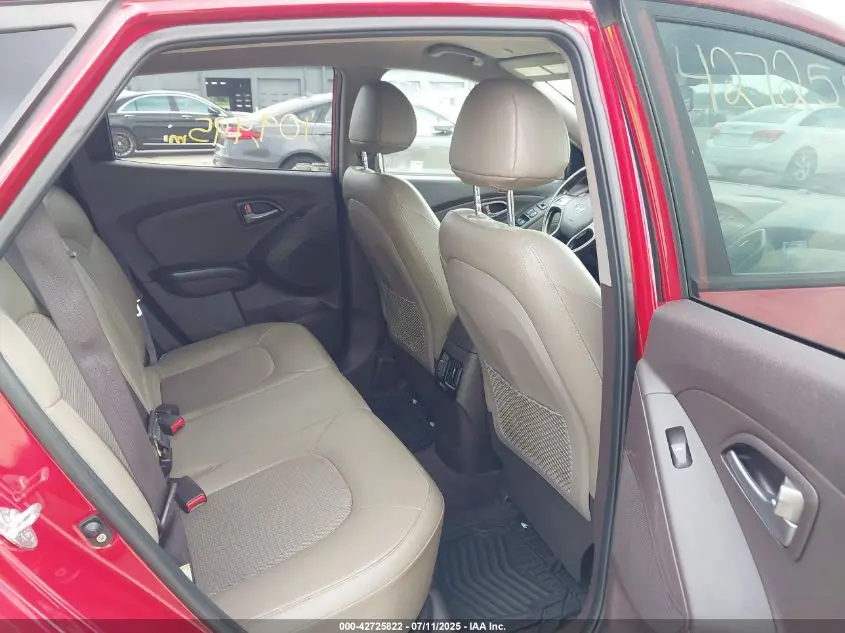 2015 HYUNDAI TUCSON SE