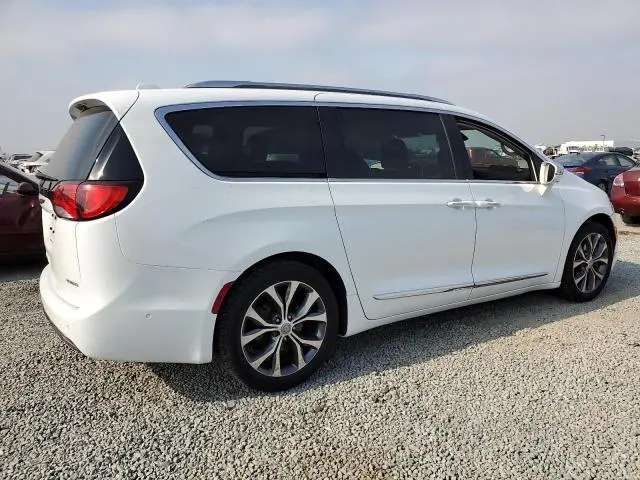 2017 CHRYSLER PACIFICA LIMITED  