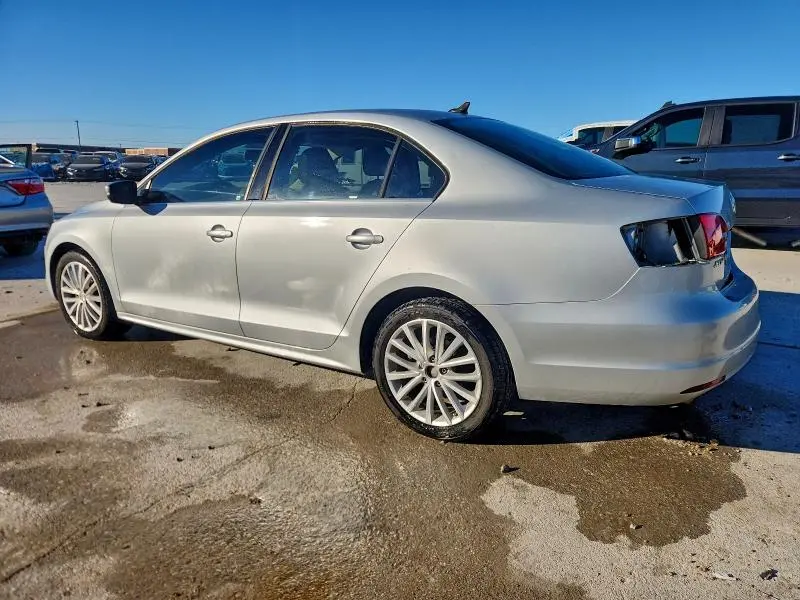 2011 VOLKSWAGEN JETTA SEL  