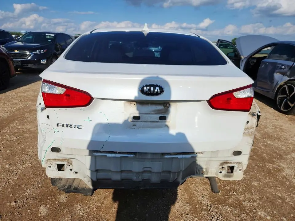 2014 KIA FORTE LX  